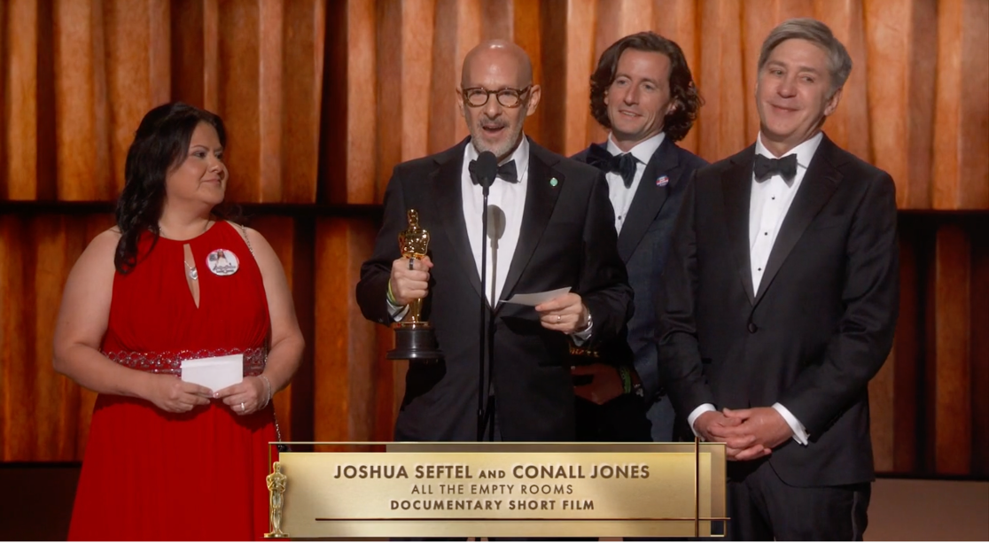 Conall Jones accepting his Oscar