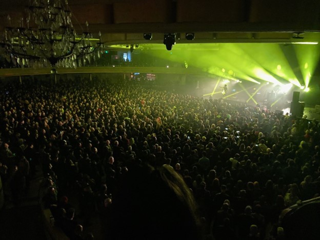 The crowd of 3,600 people at Hollywood Palladium